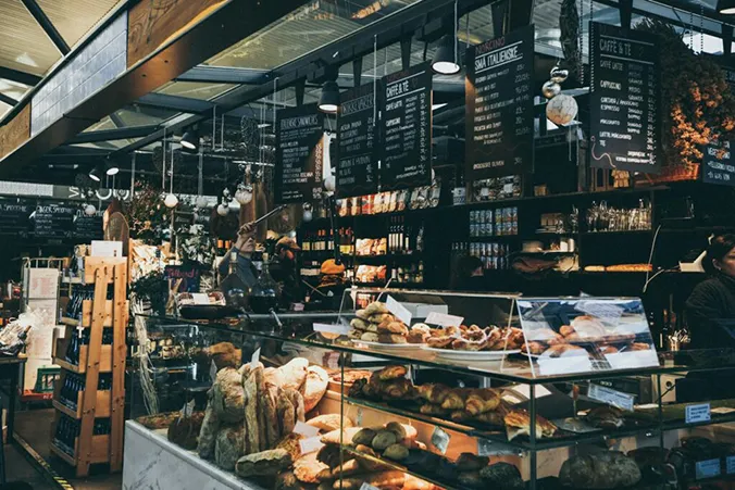 Etalage d'une magnifique épicerie fine